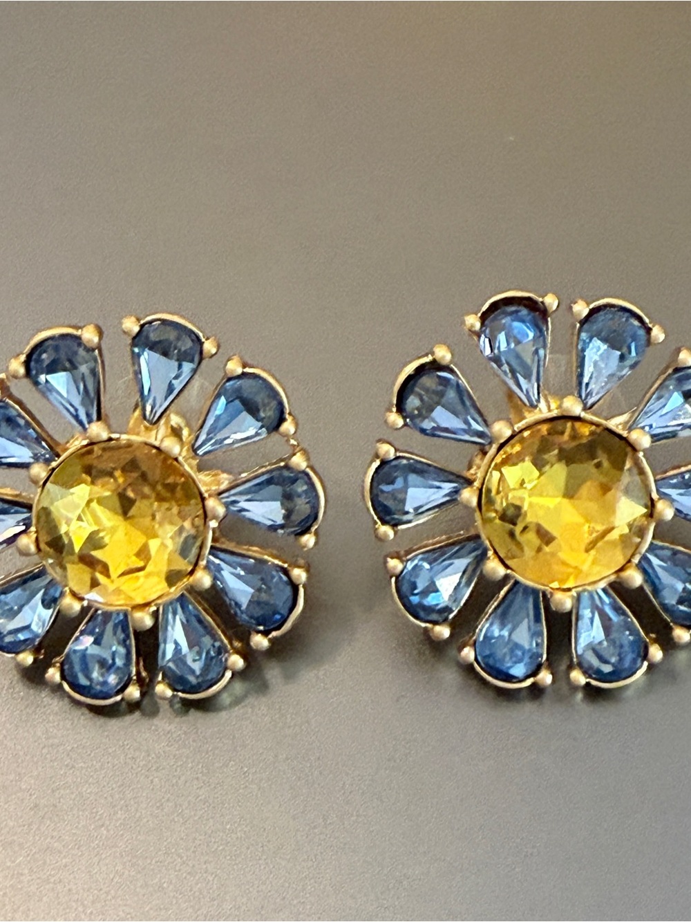 Oscar de la Renta Blue & Golden Topaz Sunflower Crystal Earrings✨Pierced/ Post - Picture 8 of 11